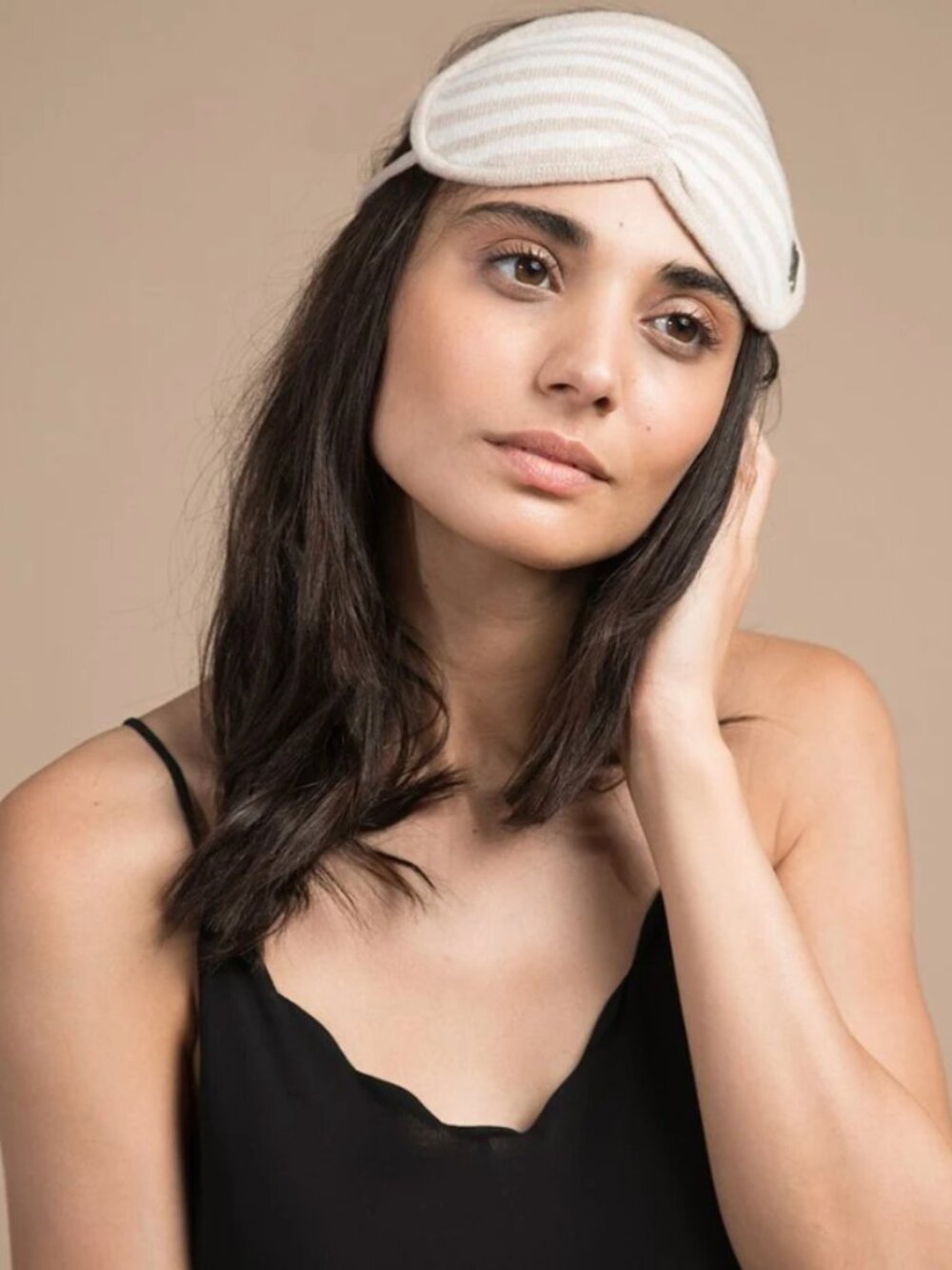QI QUINN CASHMERE Lights Out Cashmere Eye Mask One Size Neutral Quiet Luxury